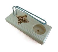 Soporte quemador para Palo Santo, inciensos Nudo de bruja hecho artesanalmente, base de madera natural 100% con simbolo Nudo de Bruja elimina y aleja cualquier mal, Simbolo de Protección.