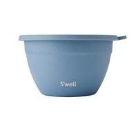 S'well - Ensaladera, acero inoxidable, 1,9 L, azul claro (“Desert Sky”), recipiente de condimentos de 60 ml y bandeja extraíble para organización, a prueba de fugas, fácil de limpiar, lavavajillas