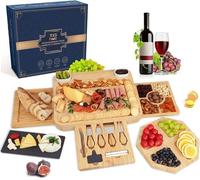 Tabla de quesos y embutidos con juego de cuchillos, 3 cajones. Plato para charcutería y bandeja grande para servir. Ideal para regalos de inauguración de hogar, aniversarios para parejas o como regalo