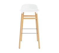 Normann Copenhagen Taburete de bar con patas de roble Form blanco