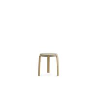 Normann Copenhagen Taburete Tap Sand. patas de roble