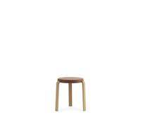 Normann Copenhagen Taburete Tap Caramel. patas de roble