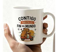 TEMU Una adorable capibara marrón en una scooter , con una impresión a cara en una taza de cerámica blanca de 11 oz. El diseño un , y una línea de horizonte.