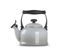 Tetera Tradición Le Creuset de 2,1 litros - con Silbato de Aviso y Asa de Toque Frío, Ideal para Té e Infusiones, Compatible con Inducción, Acero Esmaltado