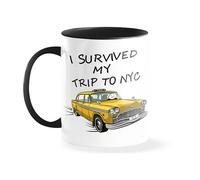 Tom Survived NYC Trip Yellow Spider Taxi Retro Action Adventure Fan Gift Cool Nostalgic Design Taza blanca con borde y asa negros