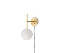 Audo Copenhagen Lámpara de pared TR Bulb Suspended Brushed brass