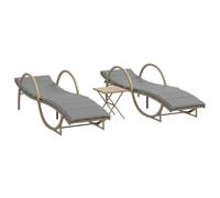Tumbonas con Mesita 2 Unidades Ratán Sintético Beige | Respaldo ajustable 3 posiciones, cojines acolchados gruesos, estructura de acero, máximo 110 kg por asiento