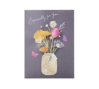 UK Greetings Tarjeta de cumpleaños para ella/amiga, regalos de feliz cumpleaños, para ella, niñas, mujeres, diseño de flores en frasco, con sobre, 133 x 184 mm