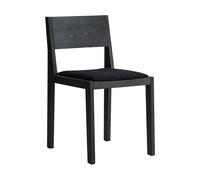 Vaarnii Silla 016 Maasto Dining Chair Pino con tinte negro. asiento tapizado en negro