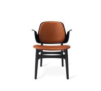 Warm Nordic Sillón Gesture Cuero sevilla 4001 black. base de haya lacada en negro